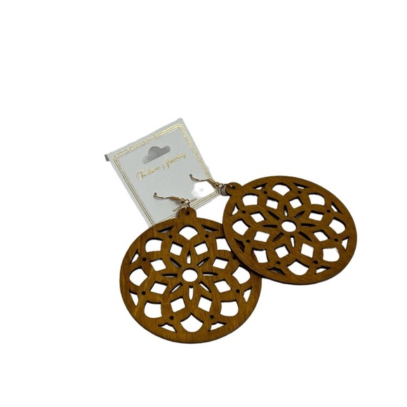 Fashion Jewelry Floral Wooden Boho Dangle Earrings - Picture 6 of 9